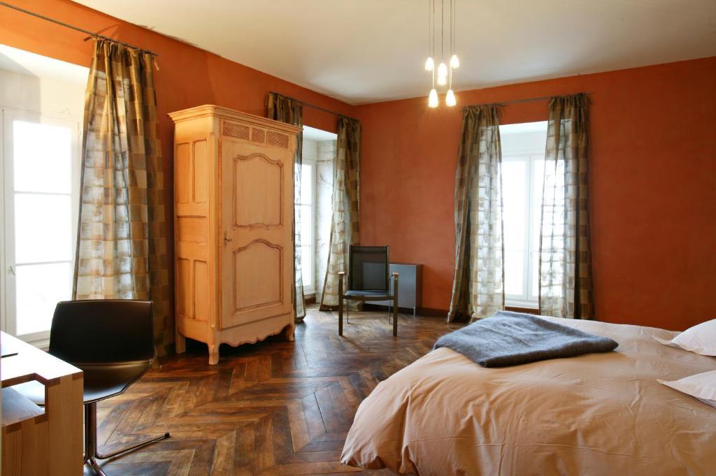 Chateau De Chassagne-Montrachet Bed & Breakfast Room photo